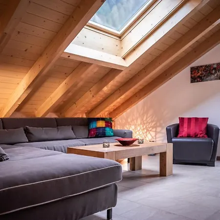 Comfortable, Great Views, Perfect Location, New Apartment Lauterbrunnen